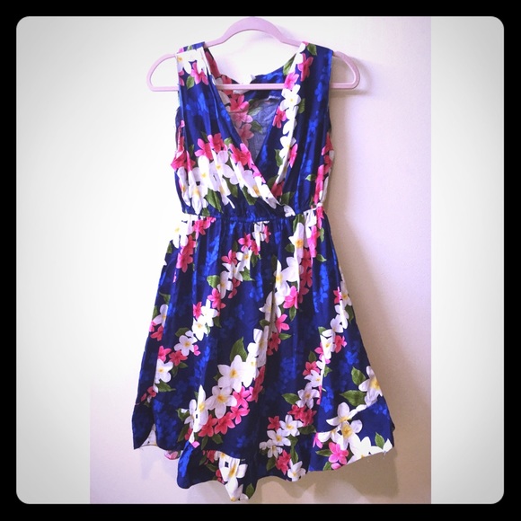 Dresses & Skirts - Vintage  Hawaiian Hibiscus Ruffle Bottom Dress